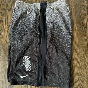 Men’s Nike Dri-fit Chicago White Sox Shorts Size Medium